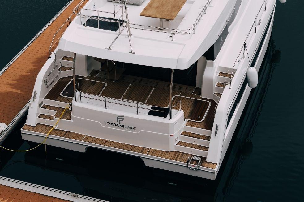 What is the stern of a boat: function and definition